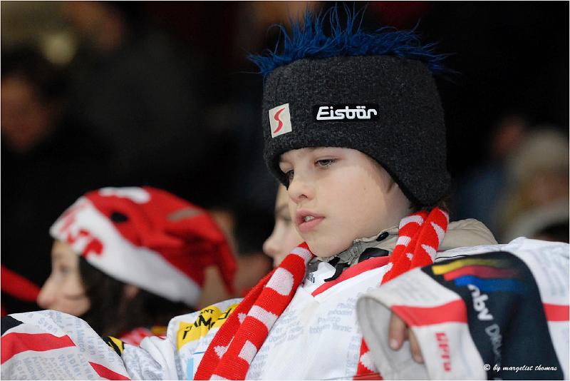 2_DSC6066.jpg - [#Beginning of Shooting Data Section]Nikon D200Brennweite: 120mmOptimierung: BenutzerdefiniertFarbwiedergabe: Modus I (Adobe RGB)Langzeitbelichtung: AusHohe Empfindlichk.: Ein (Normal)2007/02/13 23:03:50.0Belichtungssteuerung: BlendenautomatikWeißabgleich: AutomatikTonwertkorr.: NormalJPEG (8 Bit) FineBelichtungsmessung: MehrfeldAF-Betriebsart: AF-CFarbtonkorr.: 0°Bildgröße: Groß (3872 x 2592)1/100 Sekunde(n) - 1/2.8Blitzsynchronisation: Erster VerschlussvorhangFarbsättigung: NormalFarbeBelichtungskorrektur: 0 LWAutom. Blitzgerät: i-TTL-BLScharfzeichnung: StarkObjektiv: VR 70-200mm 1/2.8 GEmpfindlichkeit: ISO 800Autom. Blitzkorrektur: -0.7 LWBildkommentar                                     [#End of Shooting Data Section]