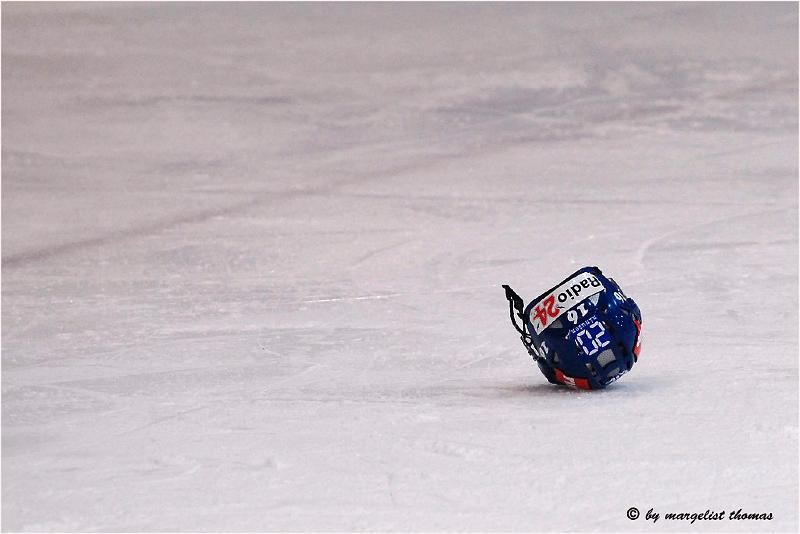 2_DSC9575.jpg - [#Beginning of Shooting Data Section]Nikon D200Brennweite: 200mmOptimierung: BenutzerdefiniertFarbwiedergabe: Modus I (Adobe RGB)Langzeitbelichtung: AusHohe Empfindlichk.: Ein (Normal)2006/11/21 21:53:20.7Belichtungssteuerung: BlendenautomatikWeißabgleich: AutomatikTonwertkorr.: NormalJPEG (8 Bit) FineBelichtungsmessung: Mittenbetonte MessungAF-Betriebsart: AF-CFarbtonkorr.: 0°Bildgröße: Groß (3872 x 2592)1/320 Sekunde(n) - 1/4Blitzsynchronisation: Nicht BeigefügtFarbsättigung: NormalFarbeBelichtungskorrektur: 0 LWScharfzeichnung: StarkObjektiv: VR 70-200mm 1/2.8 GEmpfindlichkeit: ISO 640Bildkommentar                                     [#End of Shooting Data Section]