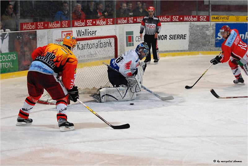 2_DSC9724.jpg - [#Beginning of Shooting Data Section]Nikon D200Brennweite: 82mmOptimierung: BenutzerdefiniertFarbwiedergabe: Modus I (Adobe RGB)Langzeitbelichtung: AusHohe Empfindlichk.: Ein (Normal)2006/11/21 22:41:10.6Belichtungssteuerung: BlendenautomatikWeißabgleich: AutomatikTonwertkorr.: NormalJPEG (8 Bit) FineBelichtungsmessung: Mittenbetonte MessungAF-Betriebsart: AF-CFarbtonkorr.: 0°Bildgröße: Groß (3872 x 2592)1/320 Sekunde(n) - 1/3.5Blitzsynchronisation: Nicht BeigefügtFarbsättigung: NormalFarbeBelichtungskorrektur: 0 LWScharfzeichnung: StarkObjektiv: VR 70-200mm 1/2.8 GEmpfindlichkeit: ISO 640Bildkommentar                                     [#End of Shooting Data Section]